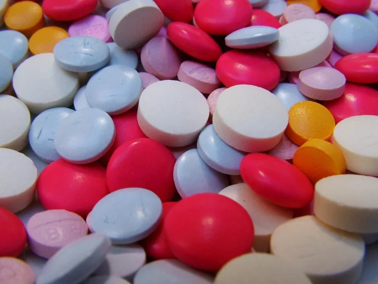 ce contine stresclin complex